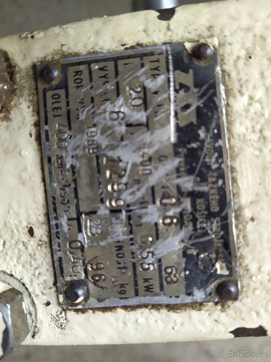 Elektromotor 0,55 kW se šnekovou převodovkou ZŤS,převod 1:20 - 5