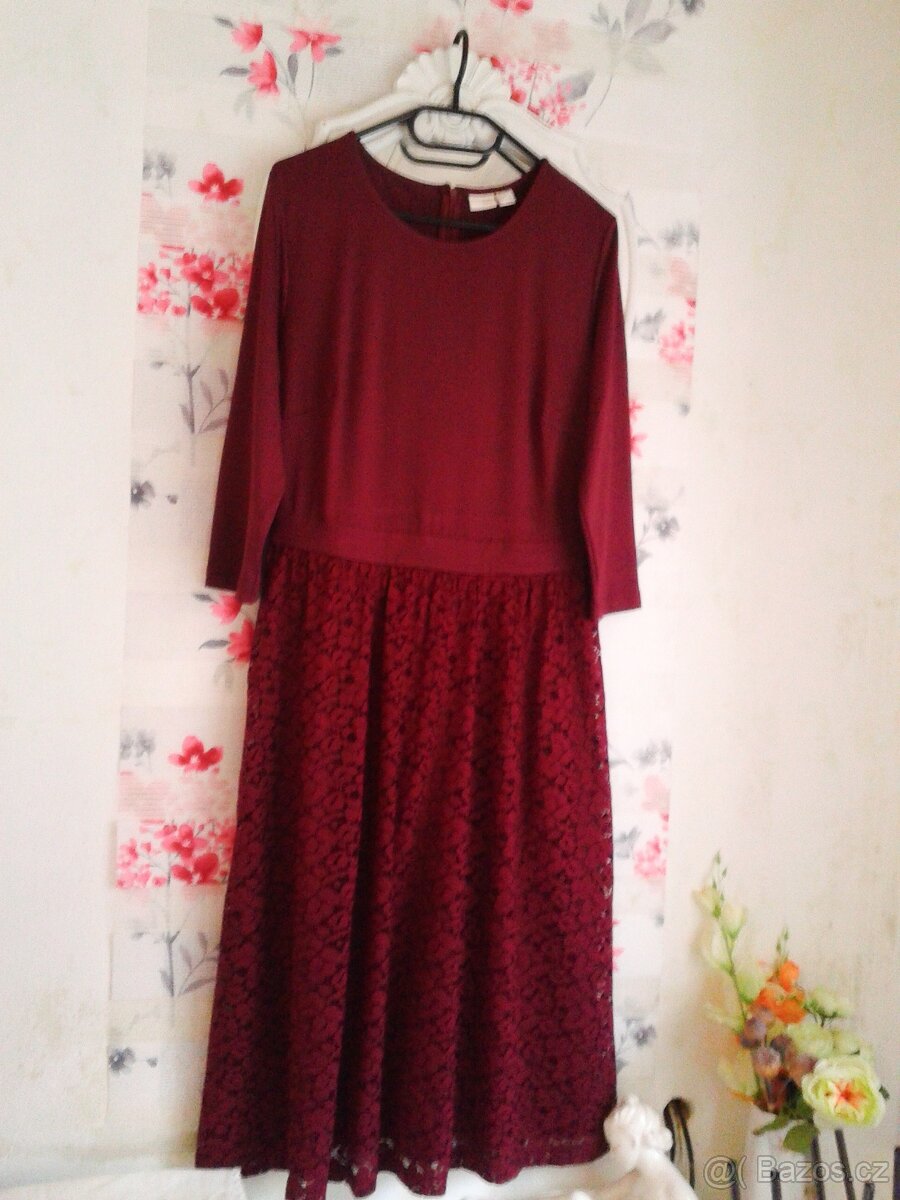 Krásné a elegantní šaty s krajkou 40/44 - 5