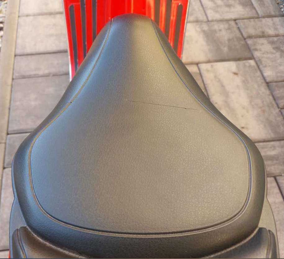 Dětský elektrický skútr Vespa - 5