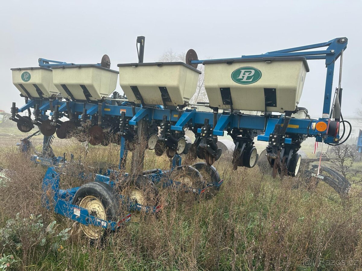 Secí stroj Kinze 3500 - 5