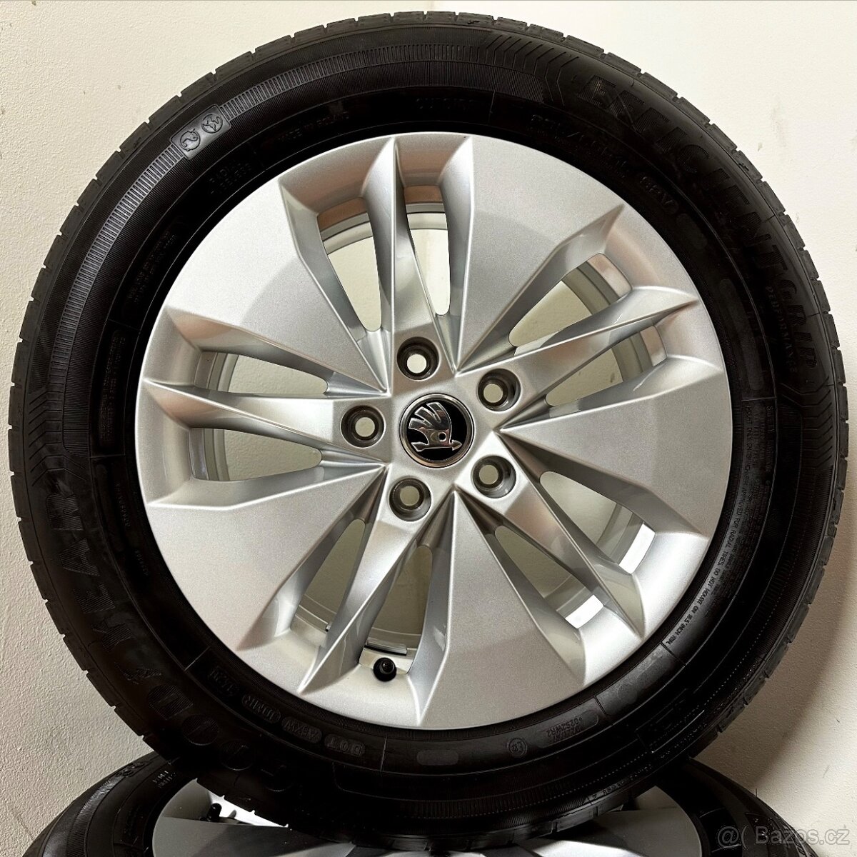 ŠKODA OCTAVIA IV 5x112 R16 ET46+LETNÍ 205/60R16 7mm - 5