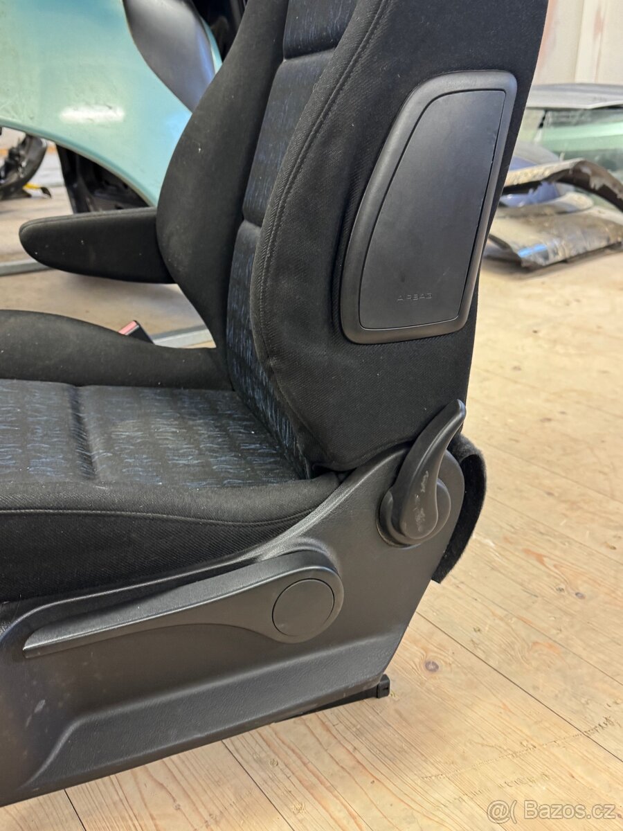 Peugeot 307, řidičova sedačka, sedadlo - 5