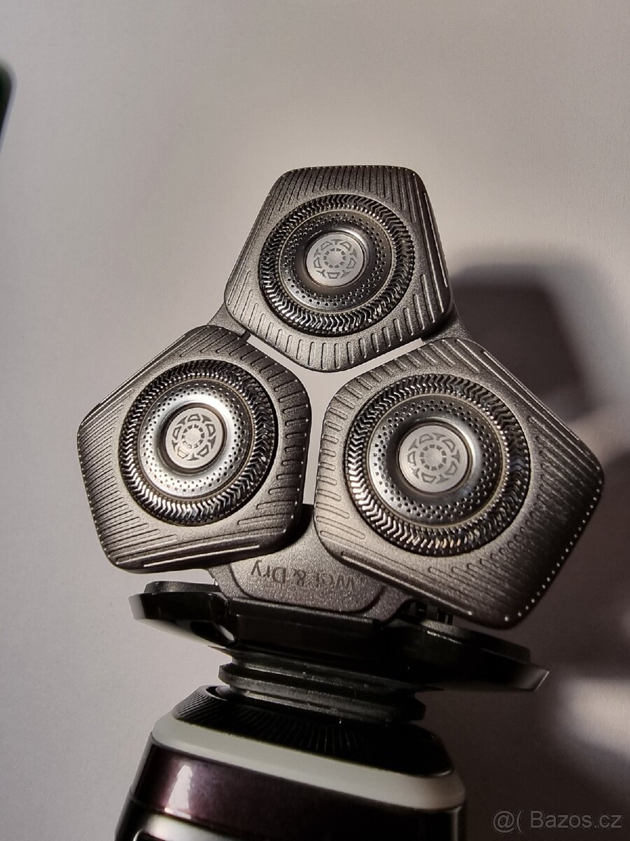 Elektrický holicí strojek PHILIPS S9976/55 - 5