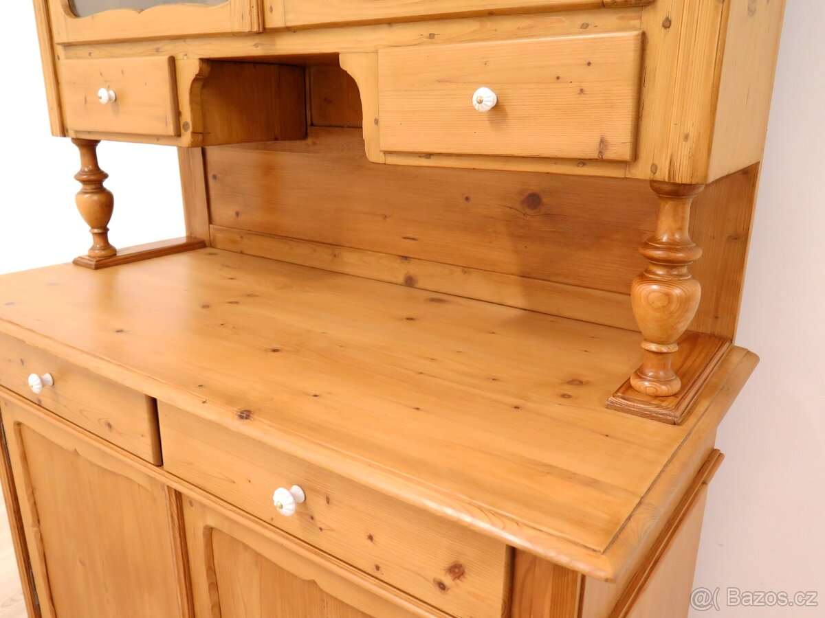 Selská zdobená kredenc - 5