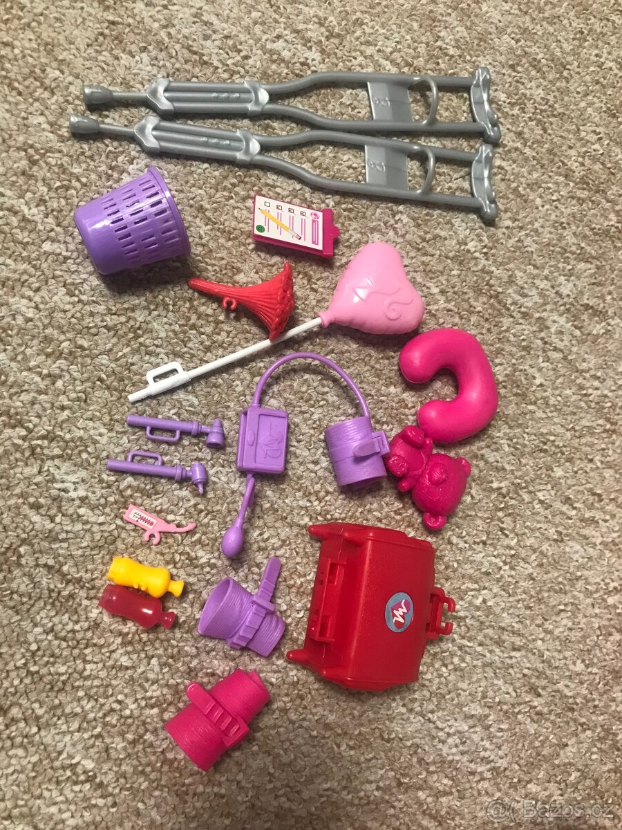 Barbie sanitka - 5