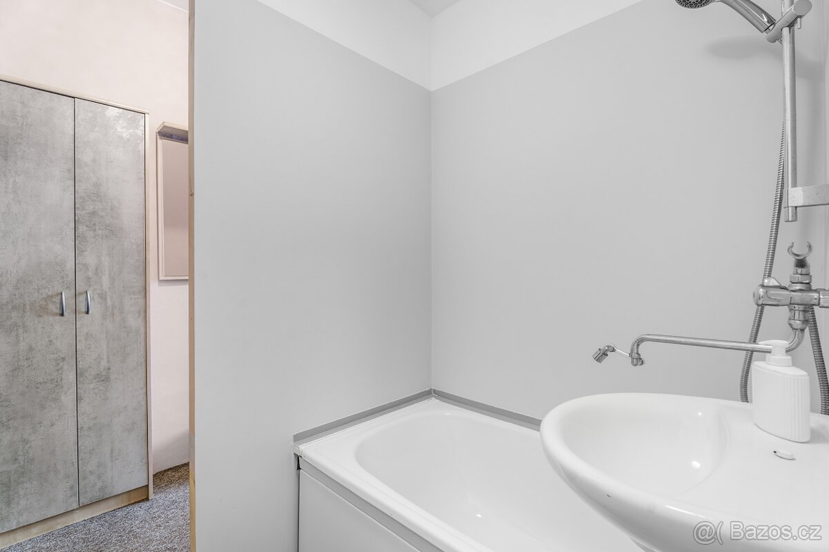 Pronájem bytu 2+kk, Chomutov – ul. Písečná - 5