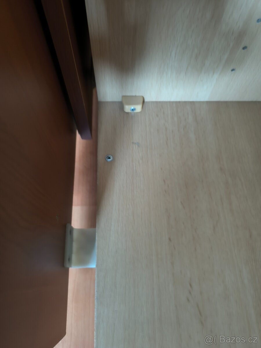 Velká šatní skříň - 5