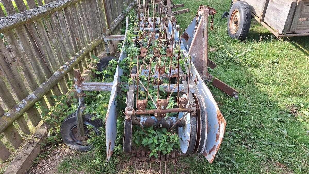 shrnovač sena TON 250 - 5