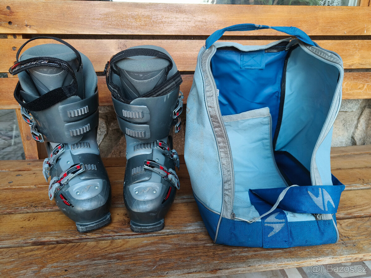 Prodám velmi zachovalou lyžařskou soupravu použitou tak 4x - 5