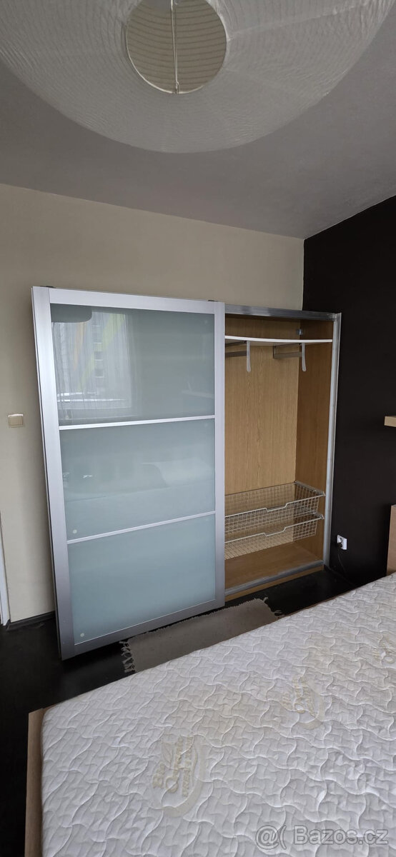 Velká šatní skříň Ikea - 5