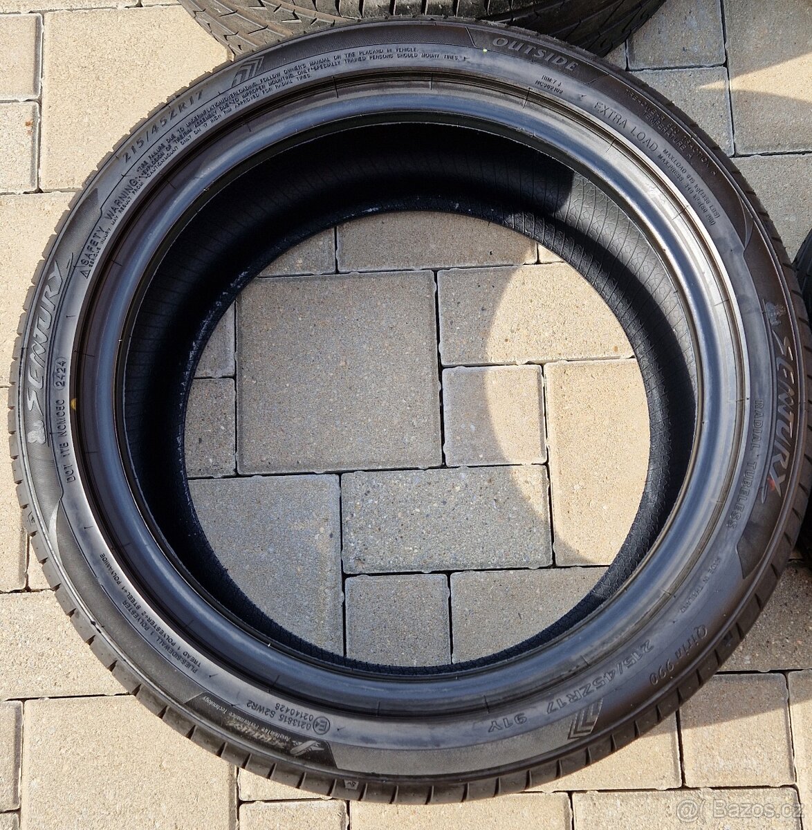 Pneu 215/45 R17 - 5