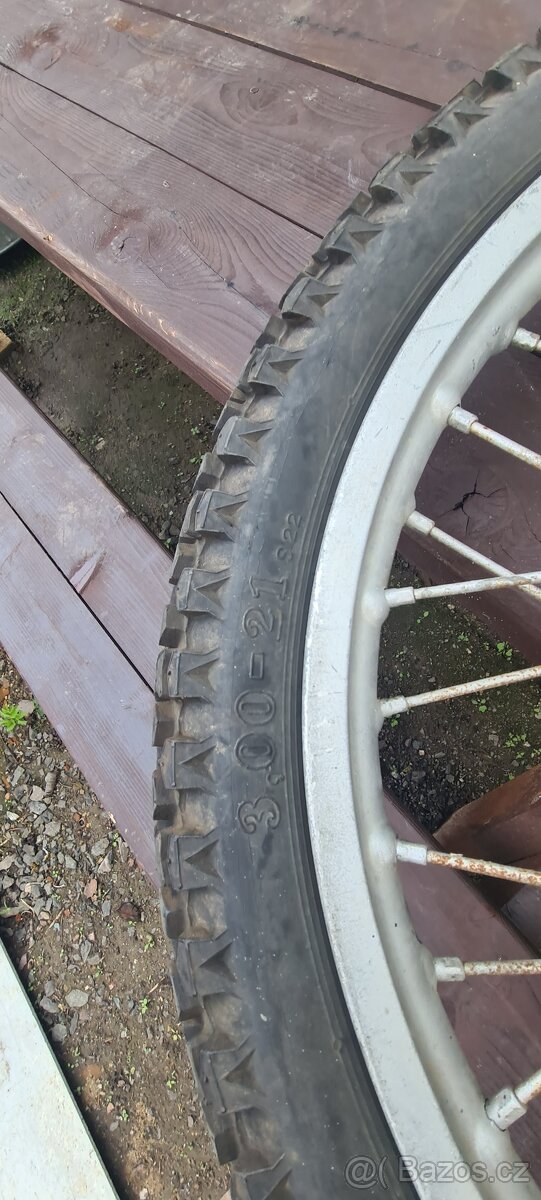 Přední kolo soutěžní ČZ MOTOKROS + barum s22 pásne na duby