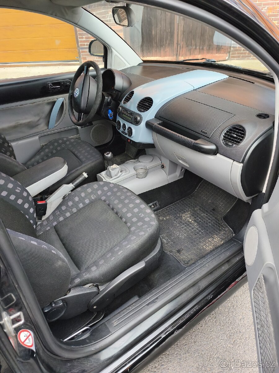 Volkswagen New Beetle - 5