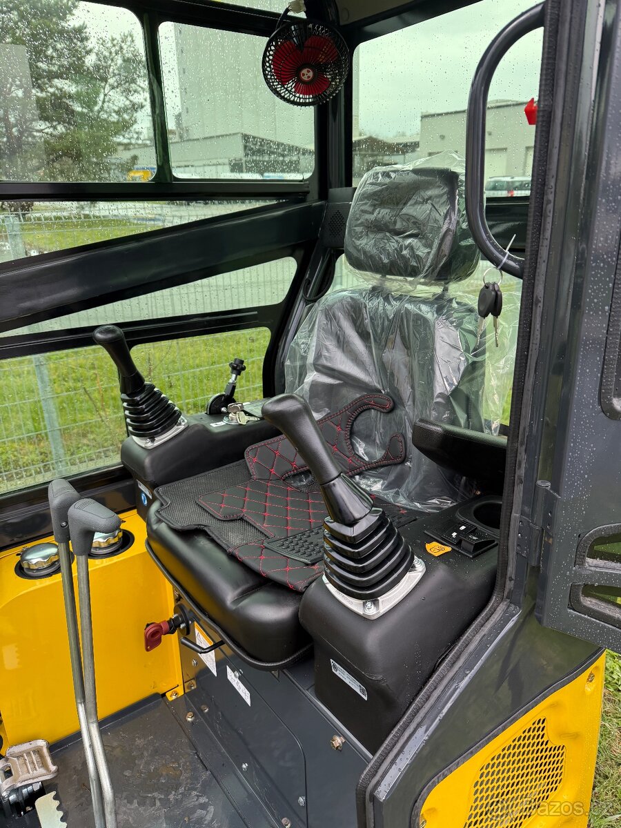Minibagr D955 V3 Kubota - 5