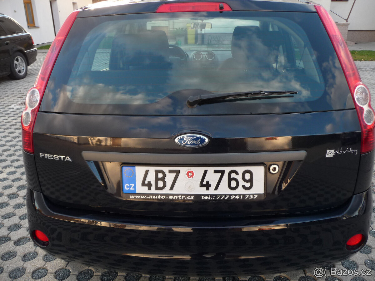 Ford Fiesta 1.3i najeto 28 000km 1.majitel koupeno v čr - 5