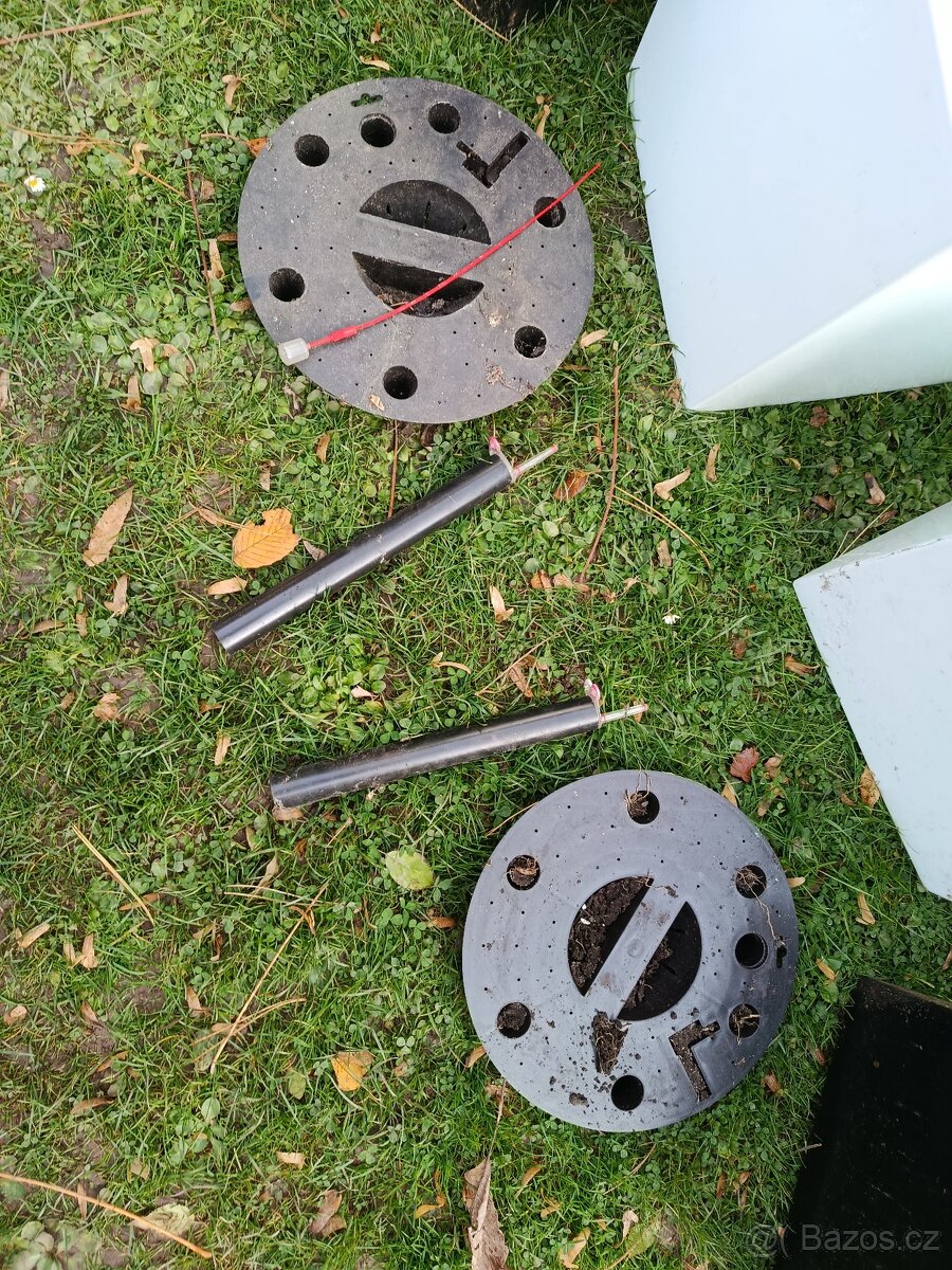 Dva samozavlažovací květináče za celkem 250 Kč - 5