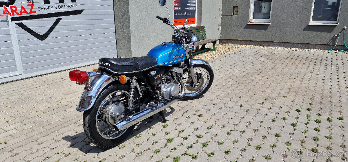 Suzuki GT500 - 5
