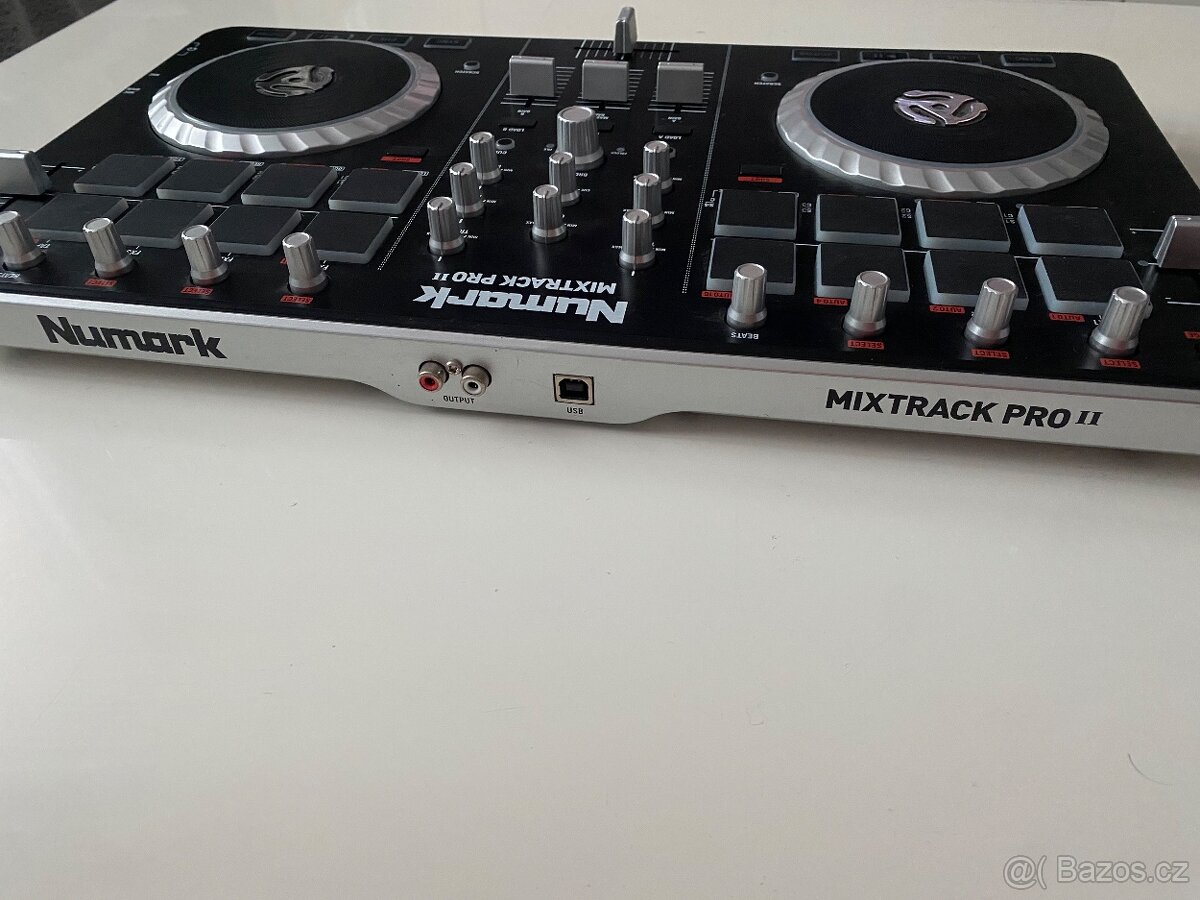 Numark MIXTRACK PRO 2 - 5