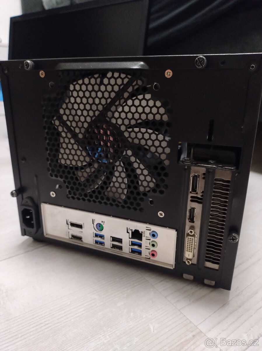 PC mini set Ryzen 3 2200G + ZDARMA Monitor LG - 5