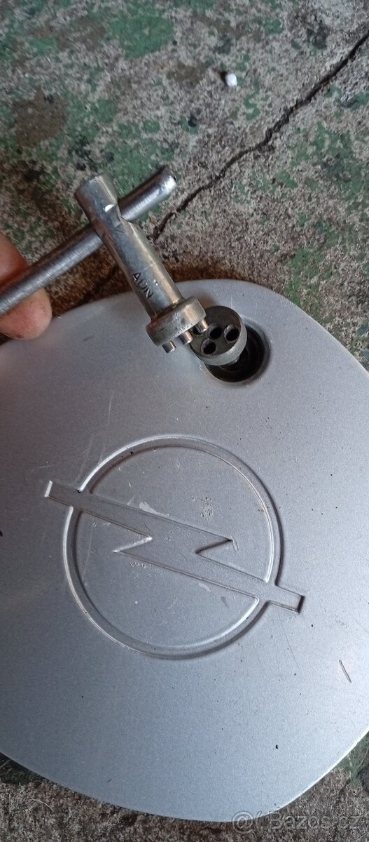 5 ks ORIGO LITÝCH KOL 4x100R14 z OPEL+185/60letní pneu R14 - 5