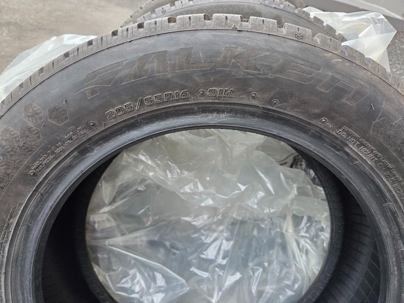 Pneu FALKEN 205/55 R 16 - 5