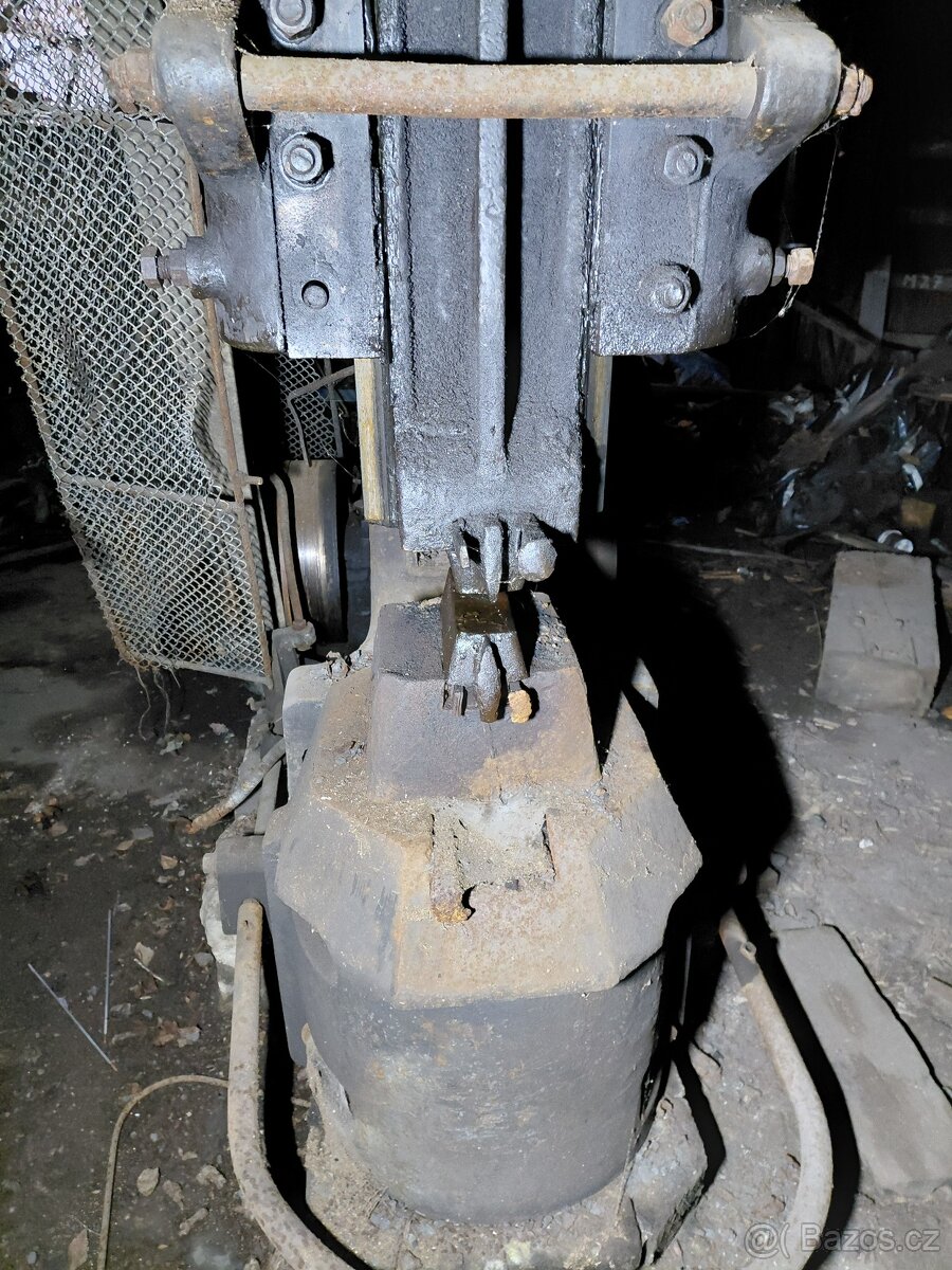 Kovářský buchar Ajax 2 - 5