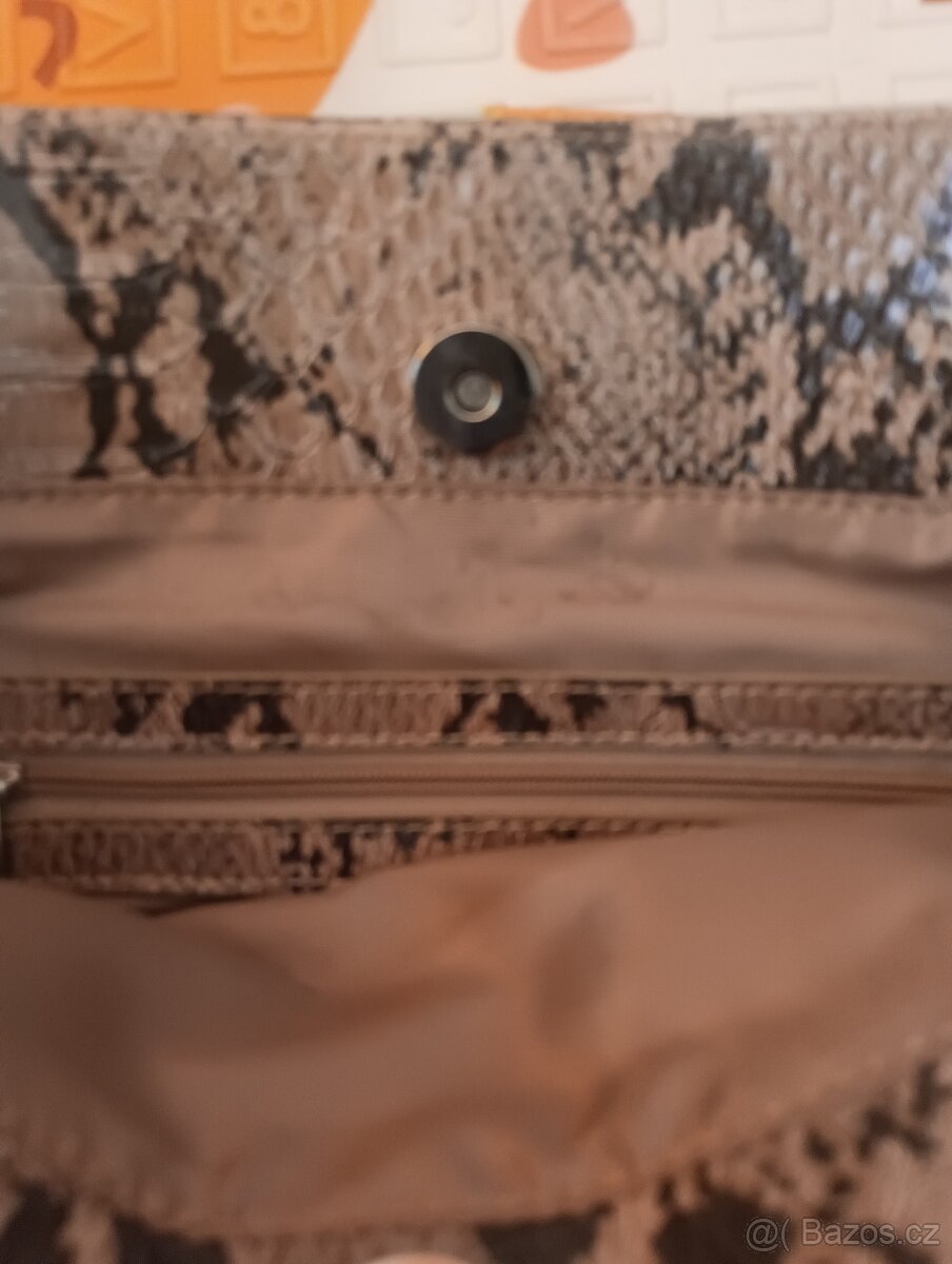 Nová kabelka Zn. Guess do ruky - 5