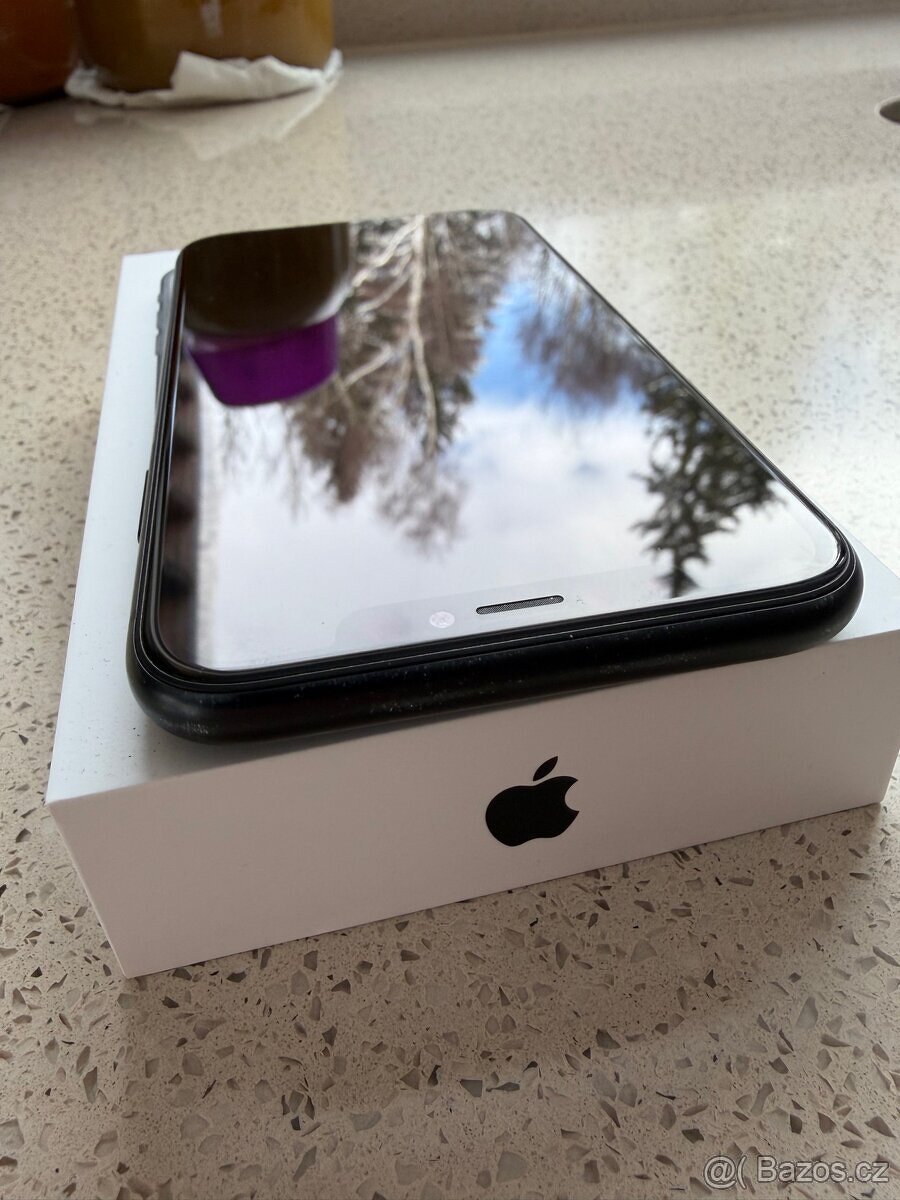 Apple iPhone XR 128GB - 5