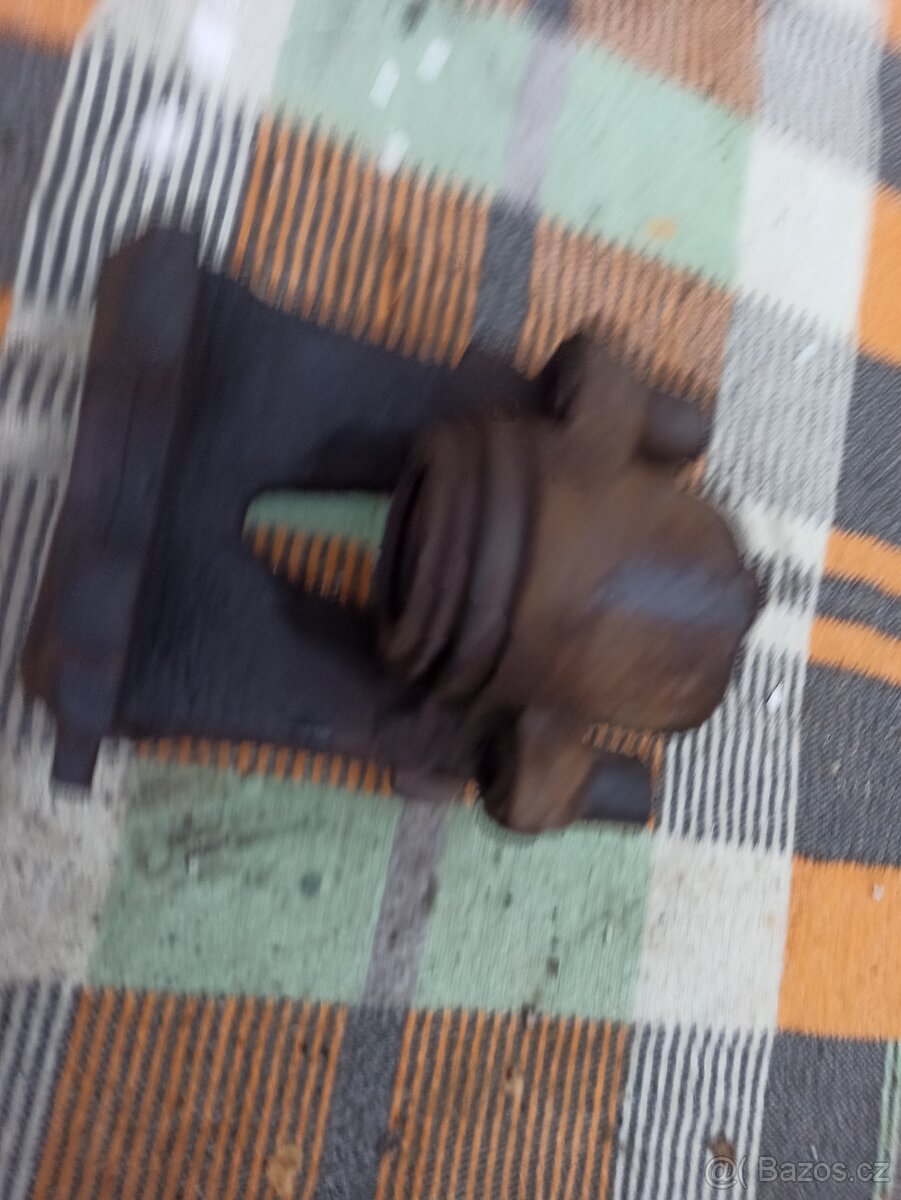 Prodám levý přední brzdový třmen - Fabia 1 - 5