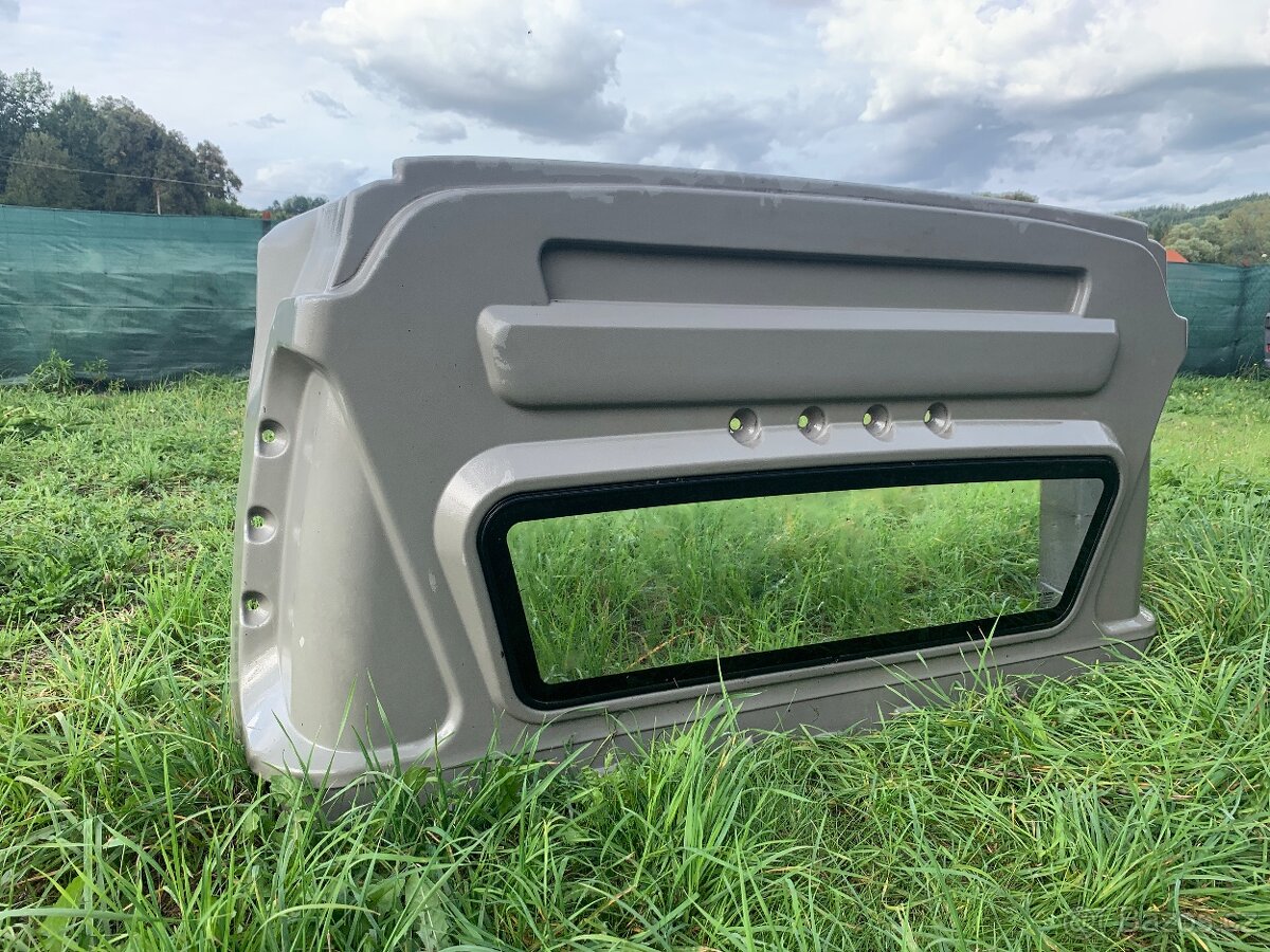 Sedačka + přepážka do nákladového prostoru - 5