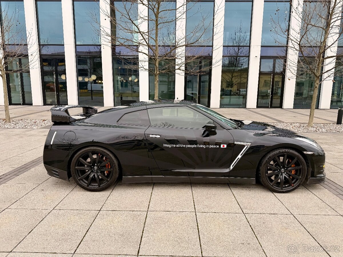 Nissan GT-R - 5