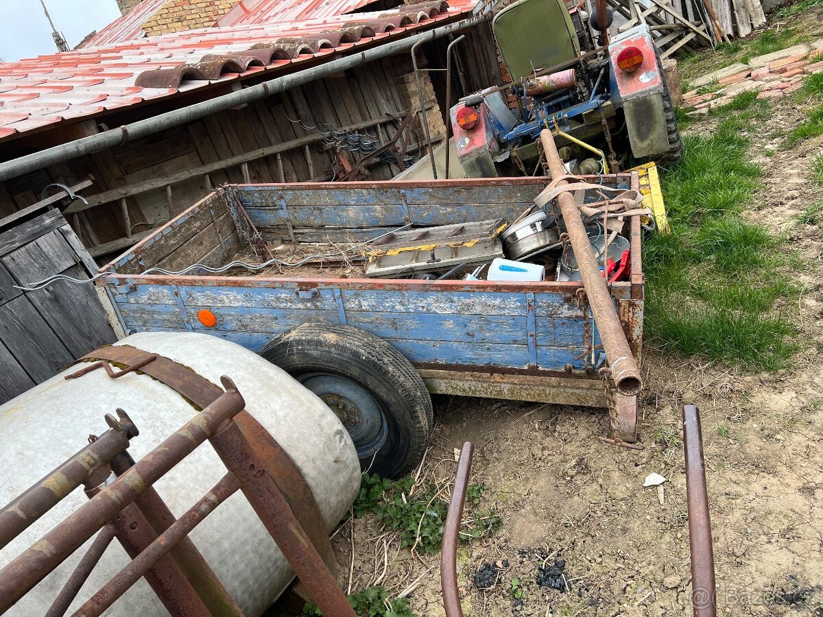 Traktor domácí výroby + vlečka - 5