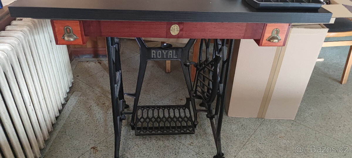 Stoly ze šicích strojů - 5