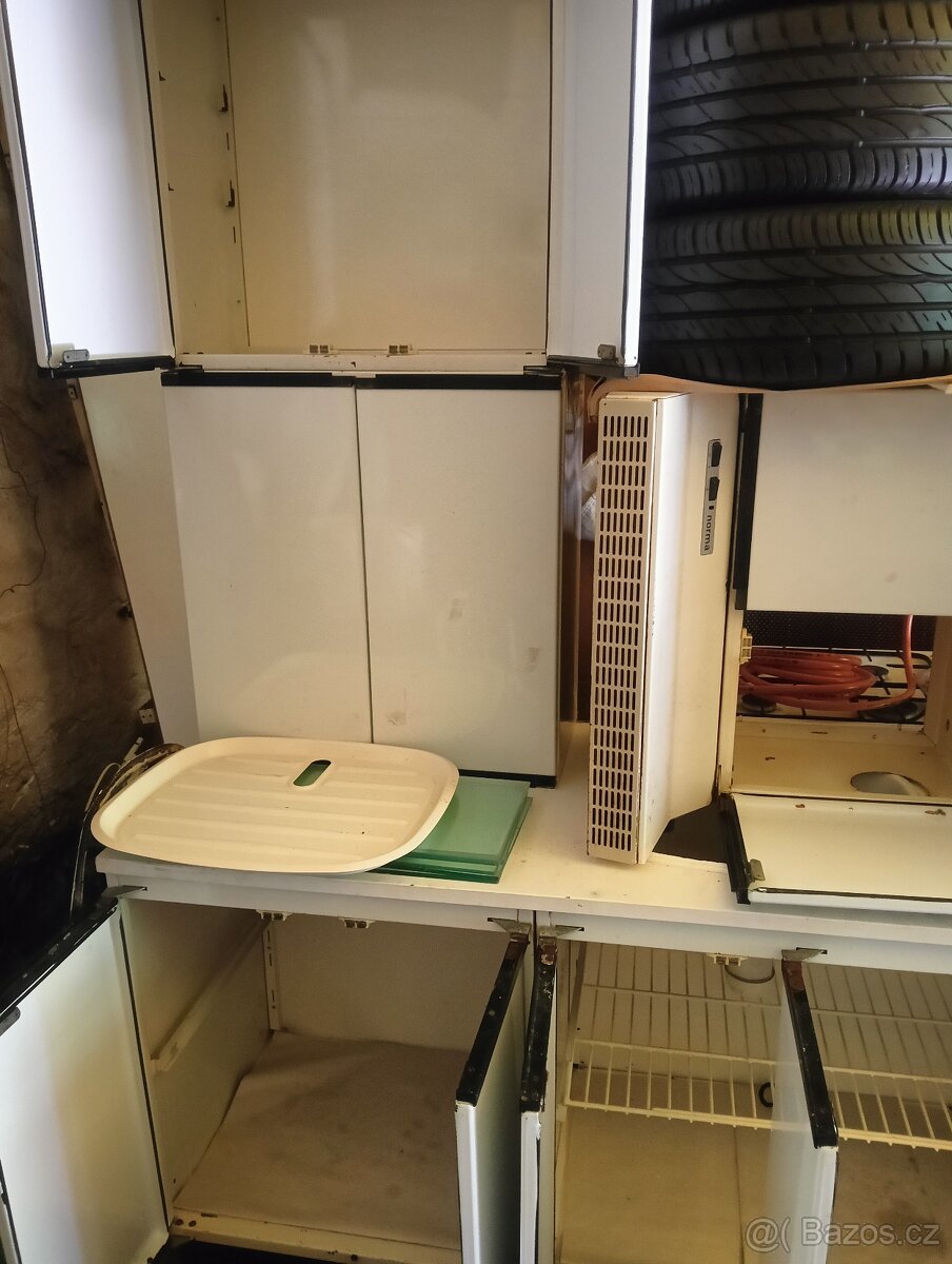 Plechová kuchyňská linka - 5