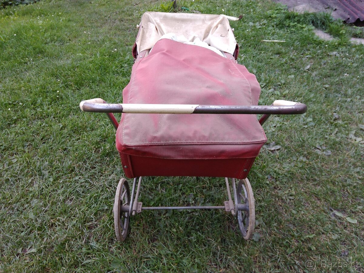 Starý kočárek pro panenku RETRO - 5