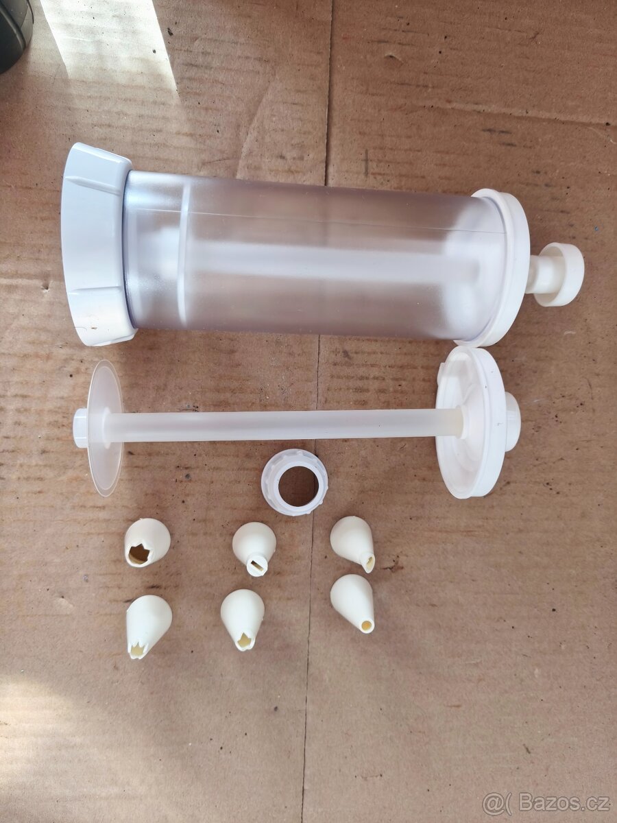 Ruční šlehač se zdobítkem - 5