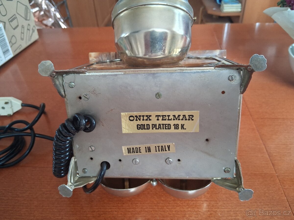 Pozlacený telefon - 5