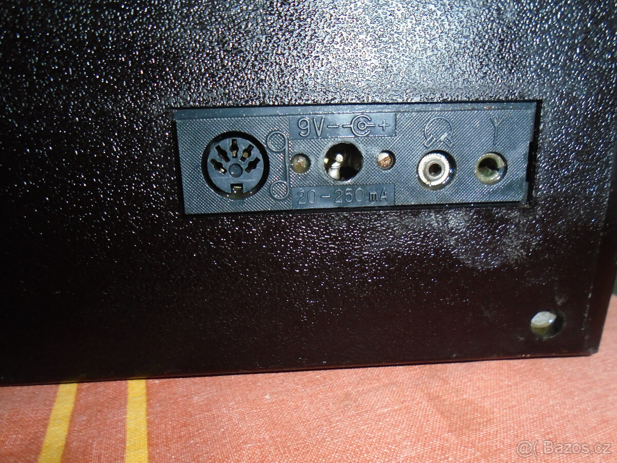 Prodám staré tranzistorové rádio,kazetový záznamník - 5