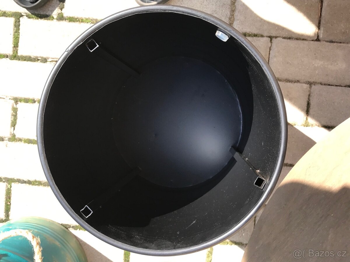 Souprava taburetů a sudu k posezení - 5