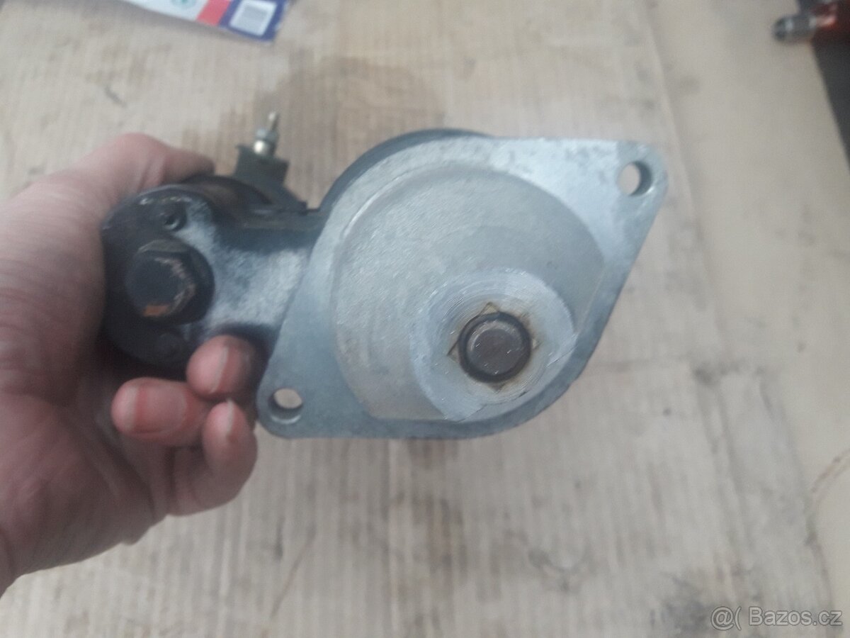 Nový startér Renault. 6V - 5