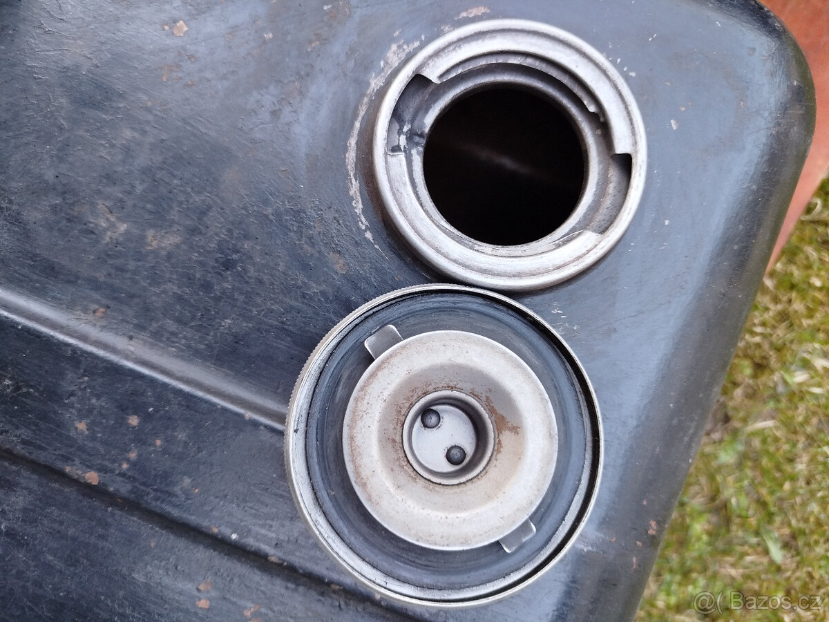 nádrže na Trabanta - 5