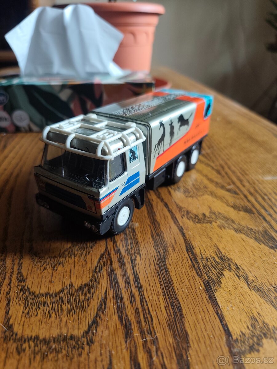 Plechová autička - 5