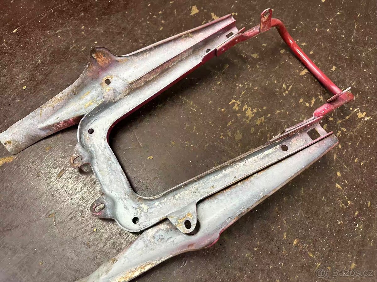 Predám podsedlový rámeček JAWA ČZ 125 175 250 - - 5