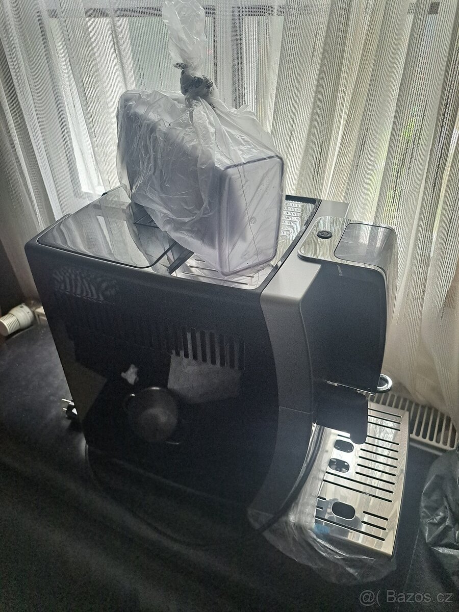 Nepoužitý DeLonghi Dinamica ECAM 350.50.SB (kávovar) - 5