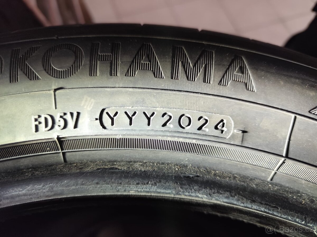 Pneu 235/50R18 - 5