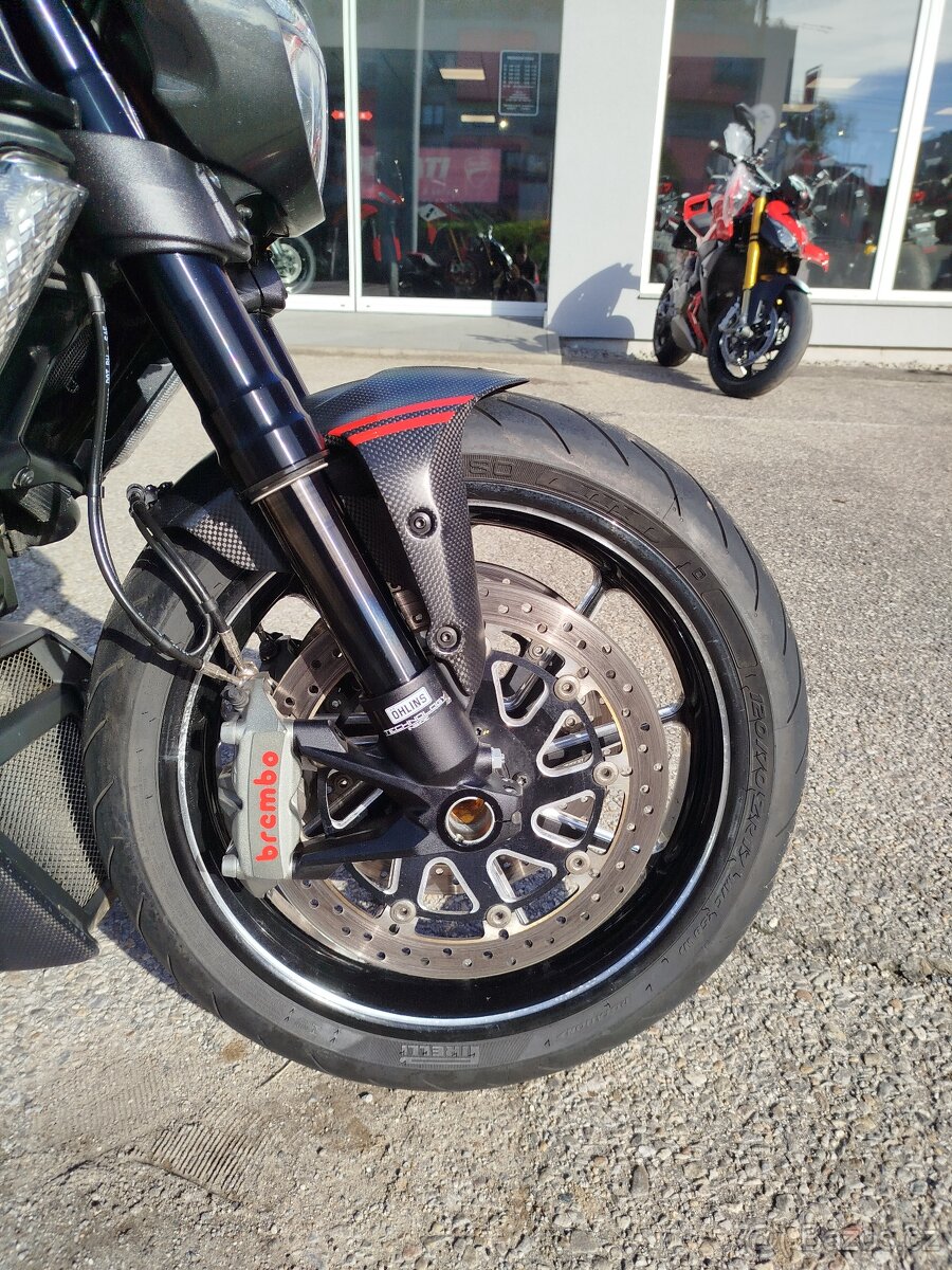 Ducati Diavel Carbon Red, ČR, DESMO, NAVIGACE, LADĚNÝ VÝFUK - 5