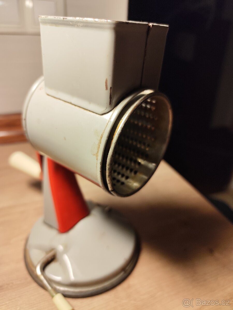 Krásný retro mlýnek na pečivo - 5