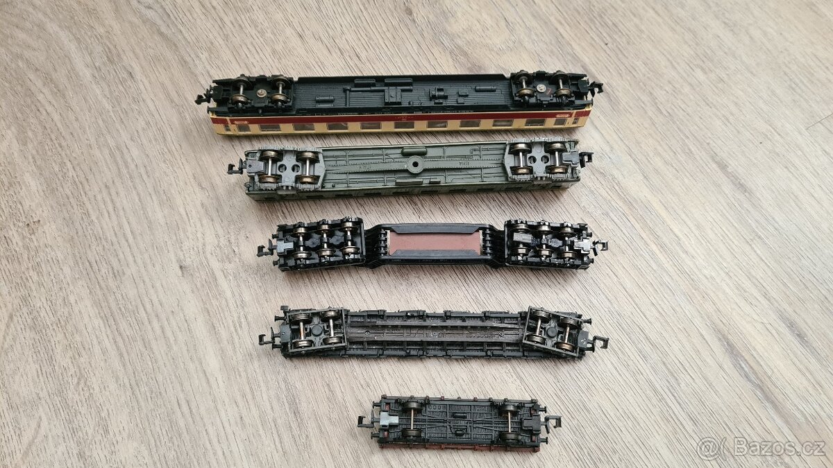 Vláčky N - vagónky - 5