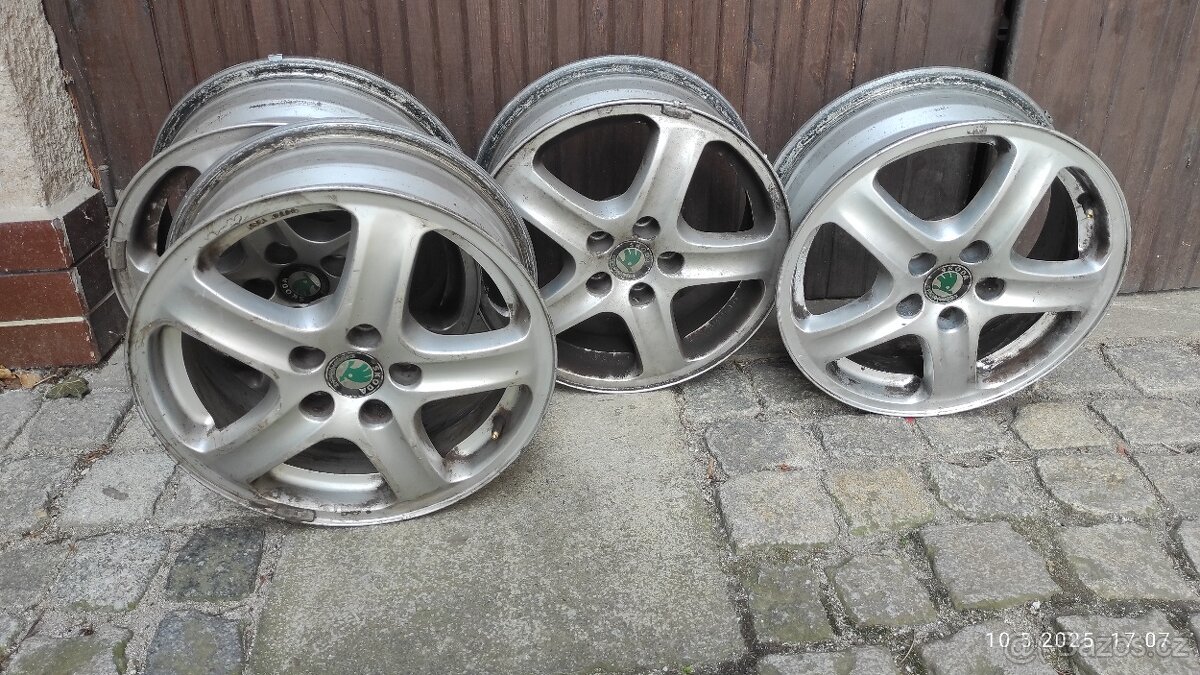 Prodám Al ráfky 195x65x15 z Octavie I - 5