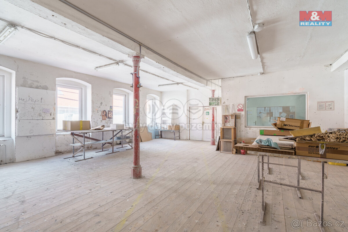 Prodej výrobního objektu, 2100 m², K. Vary, ul. Sokolovská - 5